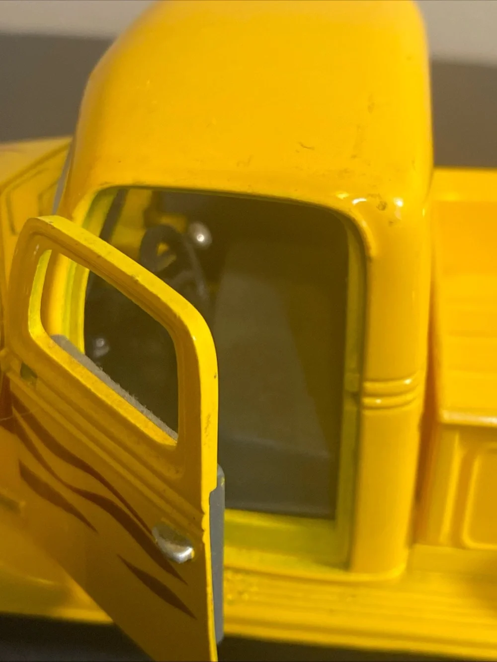 Testors 1/24 Die Cast 1937 Ford‎ Pickup Model Kit Gold Series, Assembled